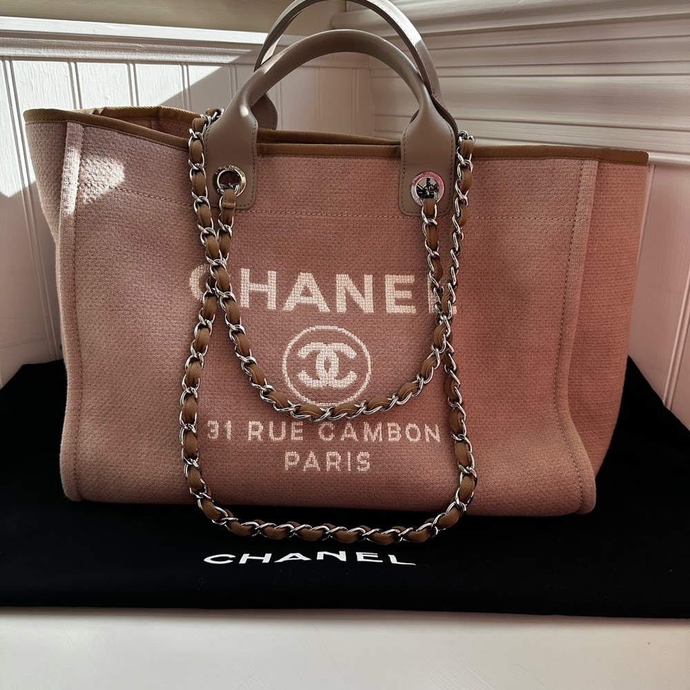 CHANEL DEAUVILLE CANVAS TOTE